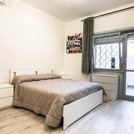 Level House Rome